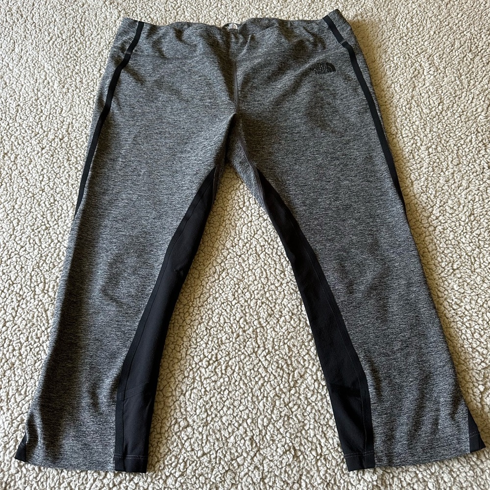 The NorthFace Capri Leggings, Heathered Gray and Black - Size XL